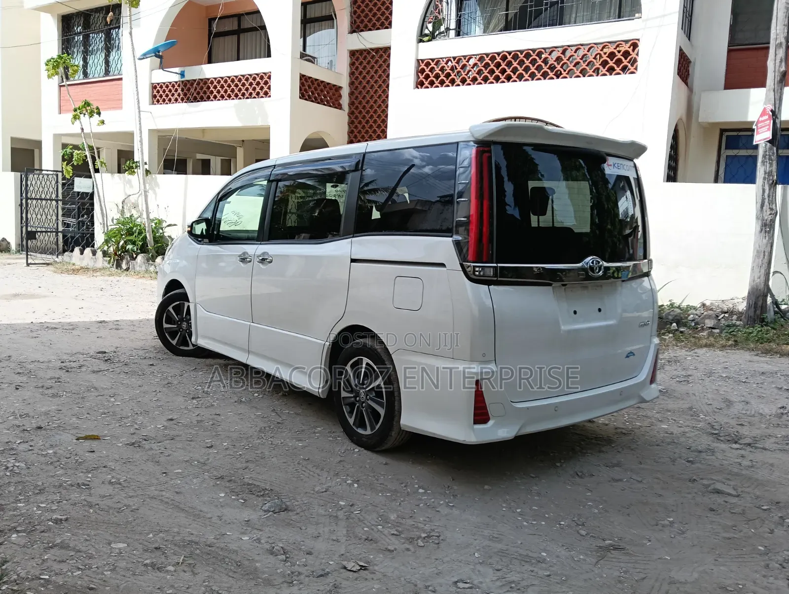 Toyota Noah 2019 Pearl
