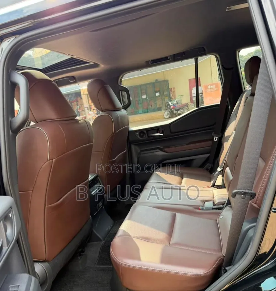 Toyota Land Cruiser LC250 2024 Black