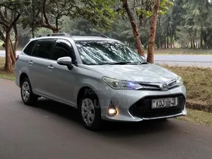 Toyota Corolla Fielder 2016