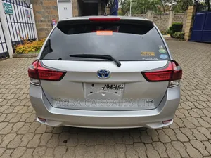 Toyota Corolla Fielder 2019 Silver