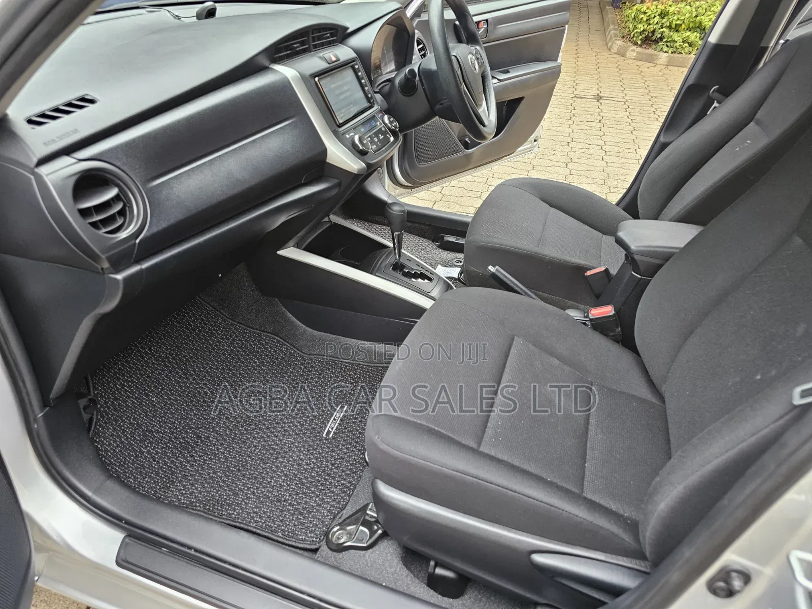 Toyota Corolla Fielder 2019 Silver