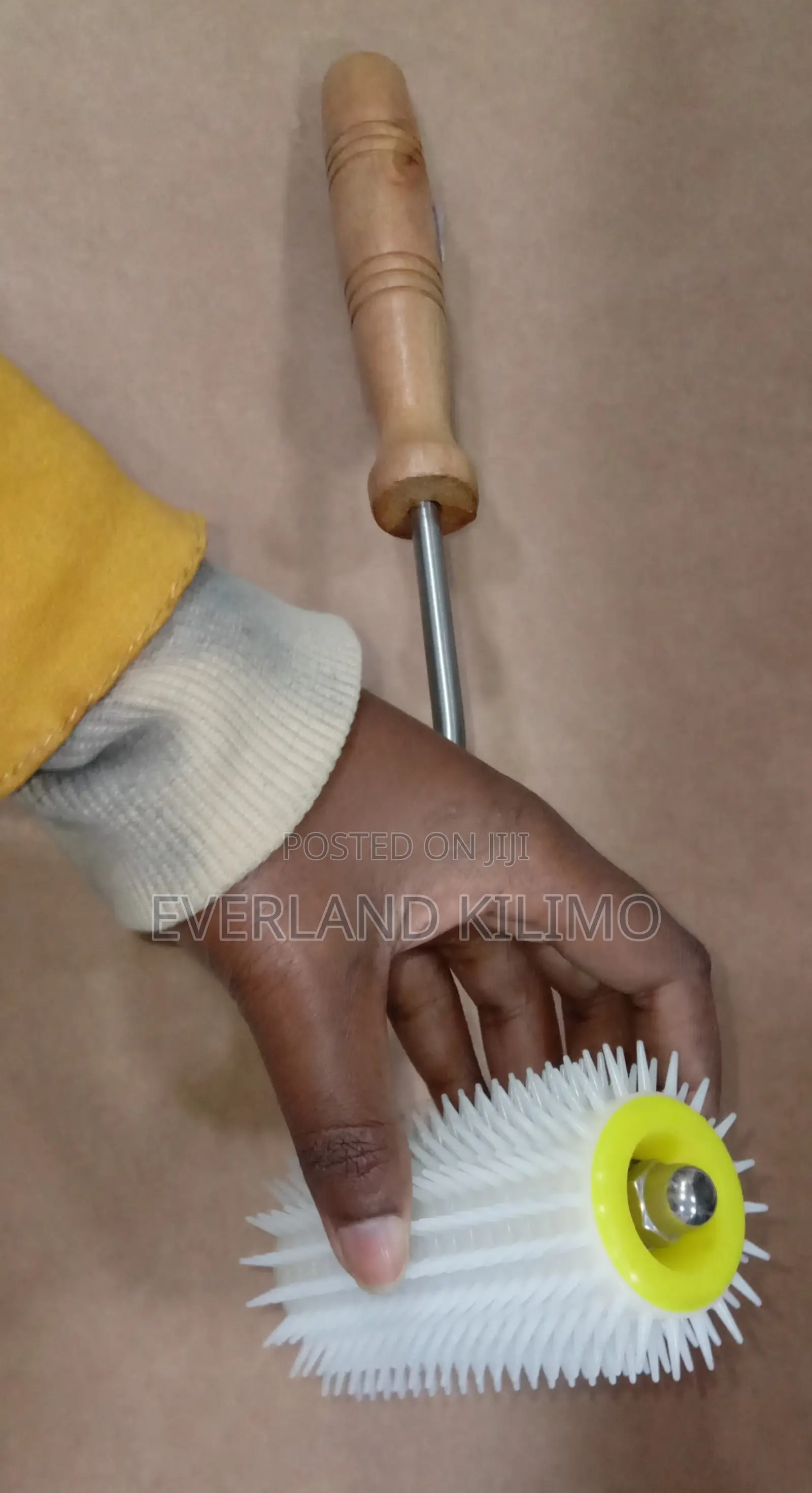Hard Wood Handle Bee Hive Uncapping Roller