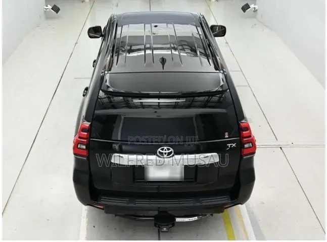 Toyota Land Cruiser Prado 2023 Black