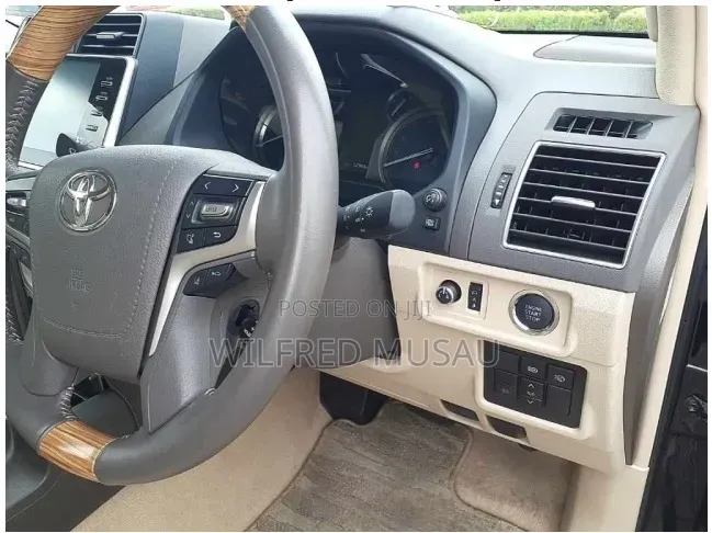 Toyota Land Cruiser Prado 2023 Black