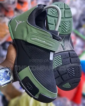 Quality Casual Leather Jordan Le Sneaker Shoes Available