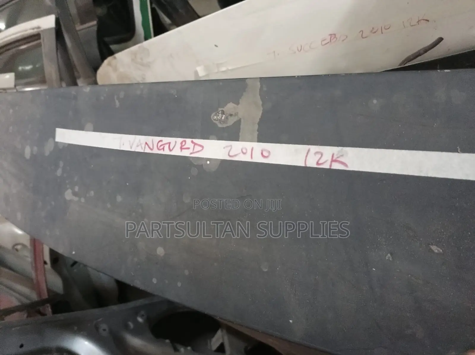 Tailgate Toyota Vangurd 2010