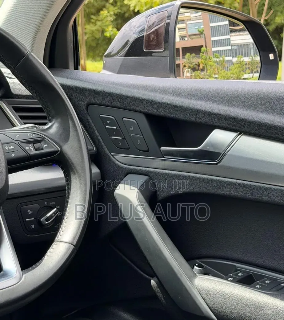 Audi Q5 2.0T Premium AWD quattro 2019 Black