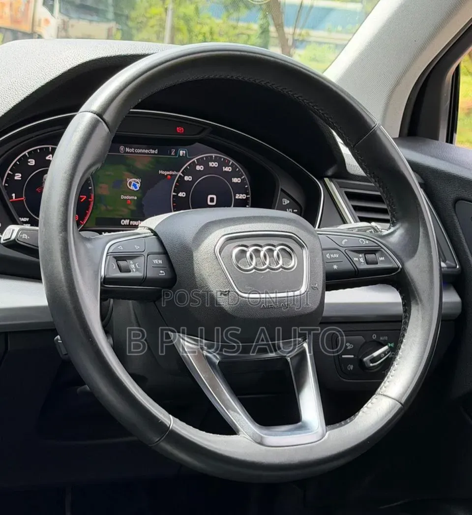Audi Q5 2.0T Premium AWD quattro 2019 Black