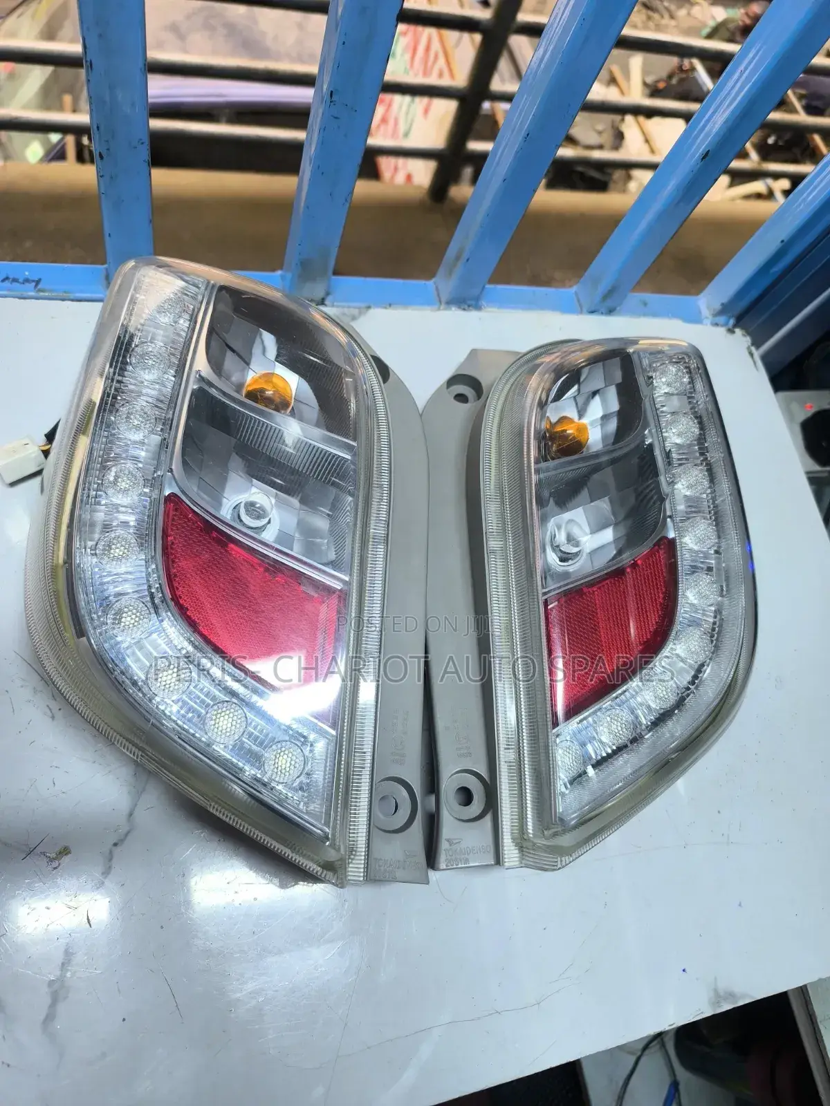 Daihatsu Mira Clear Taillight