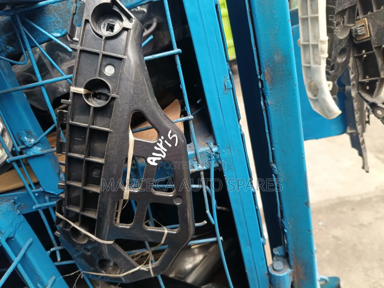 Bumper Slide Auris ,2016 Model