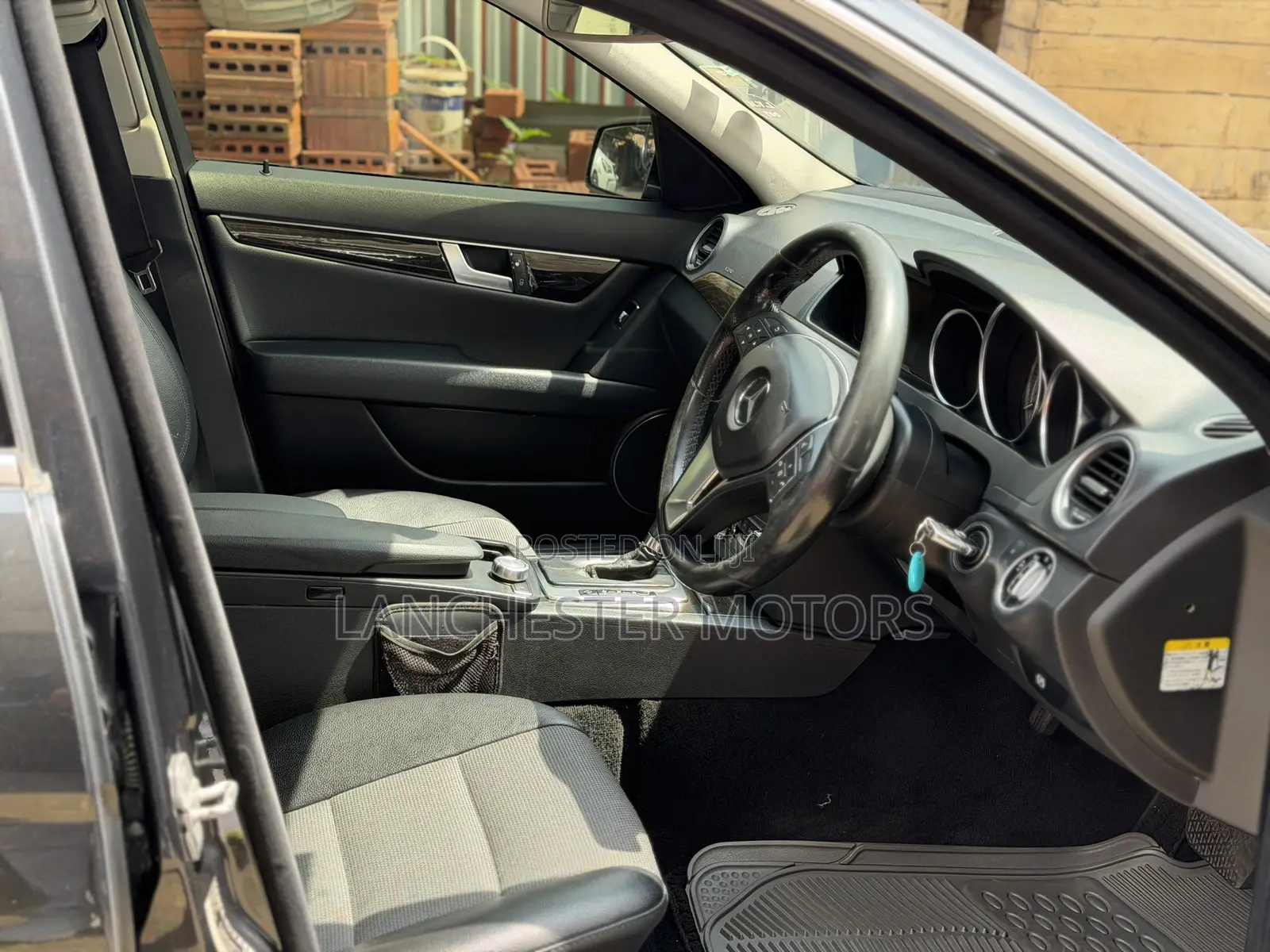 Mercedes-Benz C200 2011 Gray