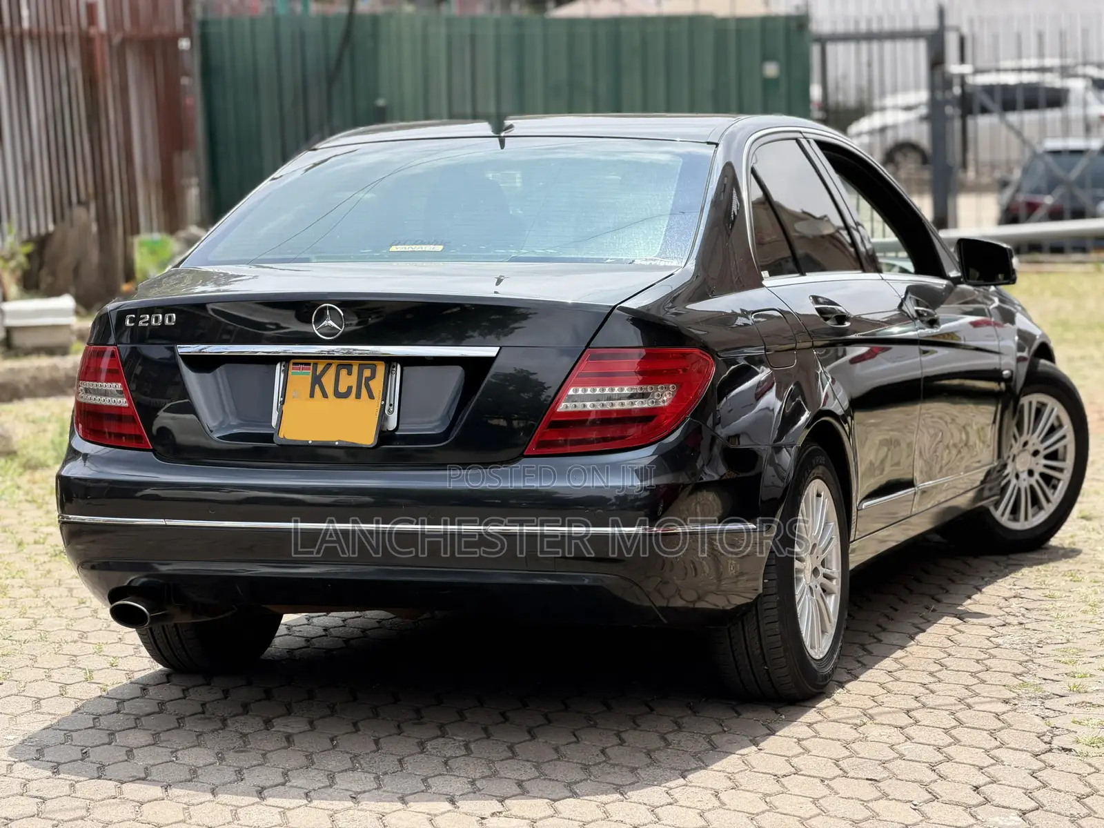 Mercedes-Benz C200 2011 Gray