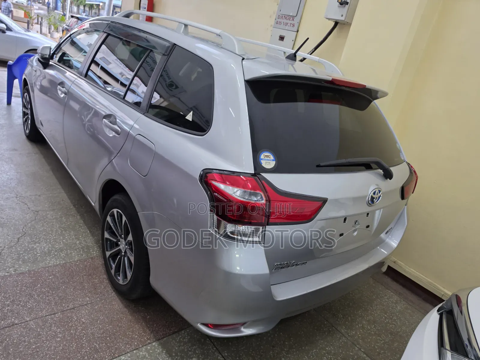 Toyota Corolla Fielder 2019 Silver