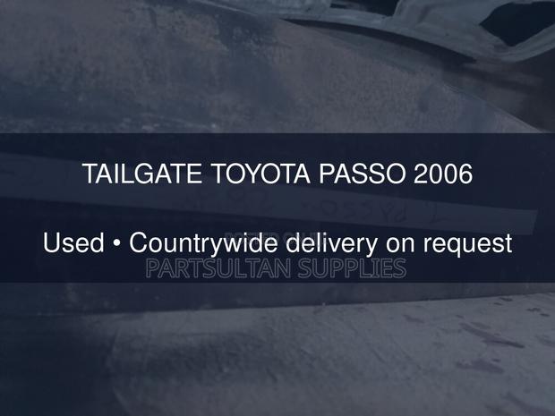 Tailgate Toyota Passo 2006 - thumbnail 2
