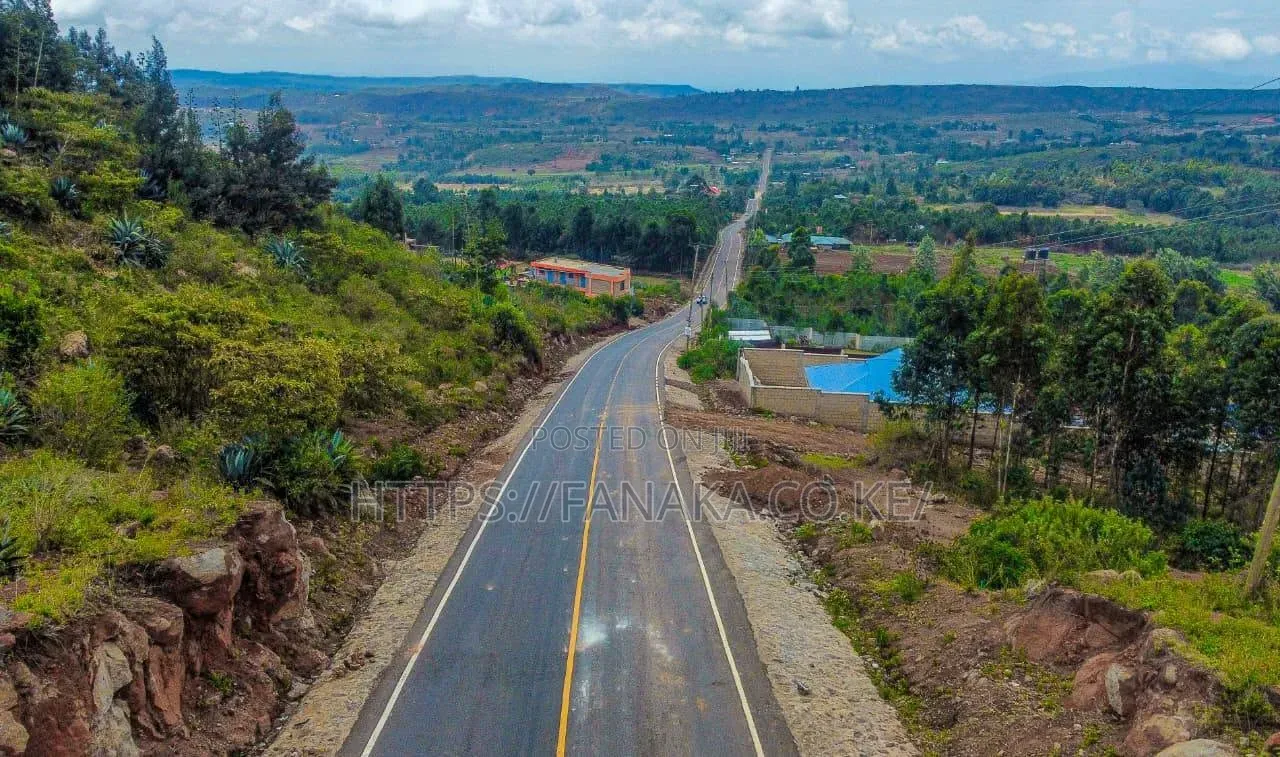 50 by 100 Plots in Kikuyu ^MW