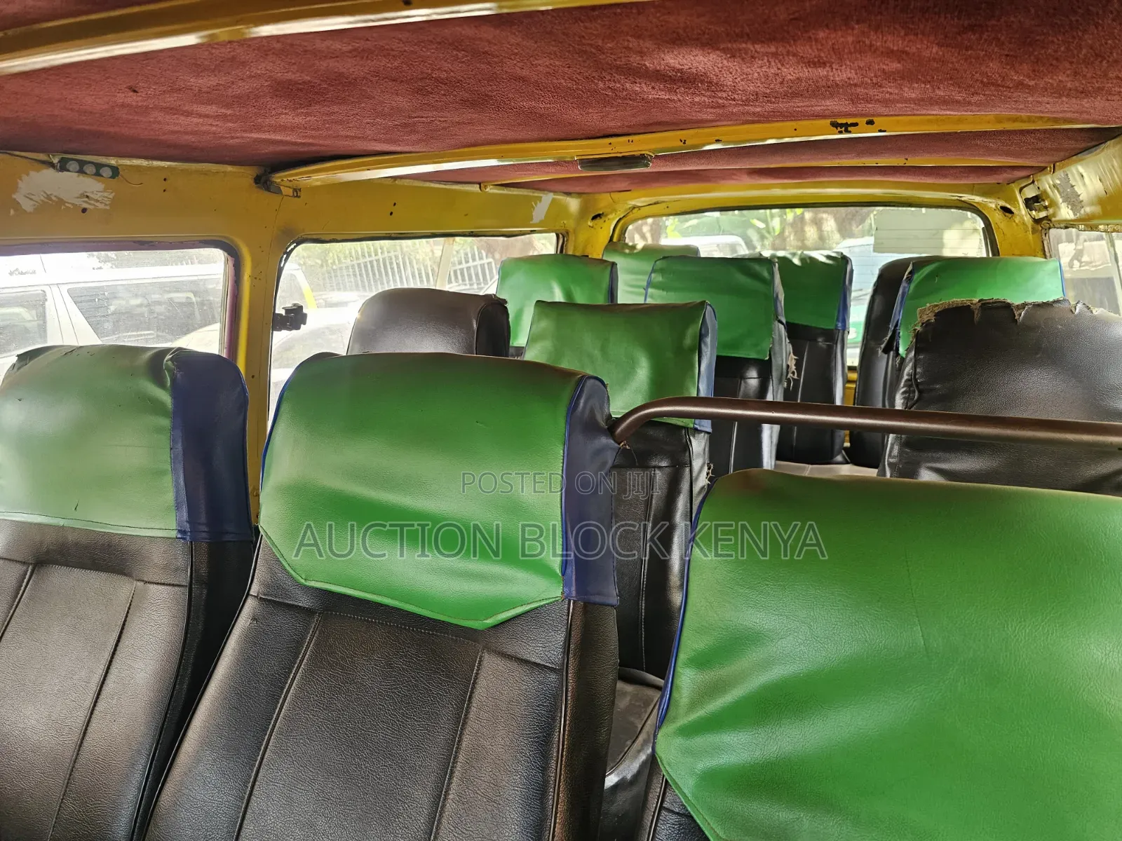 Toyota HiAce 1999 Yellow