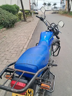 Honda CB 2025 Blue
