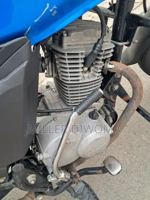 Honda CB 2025 Blue