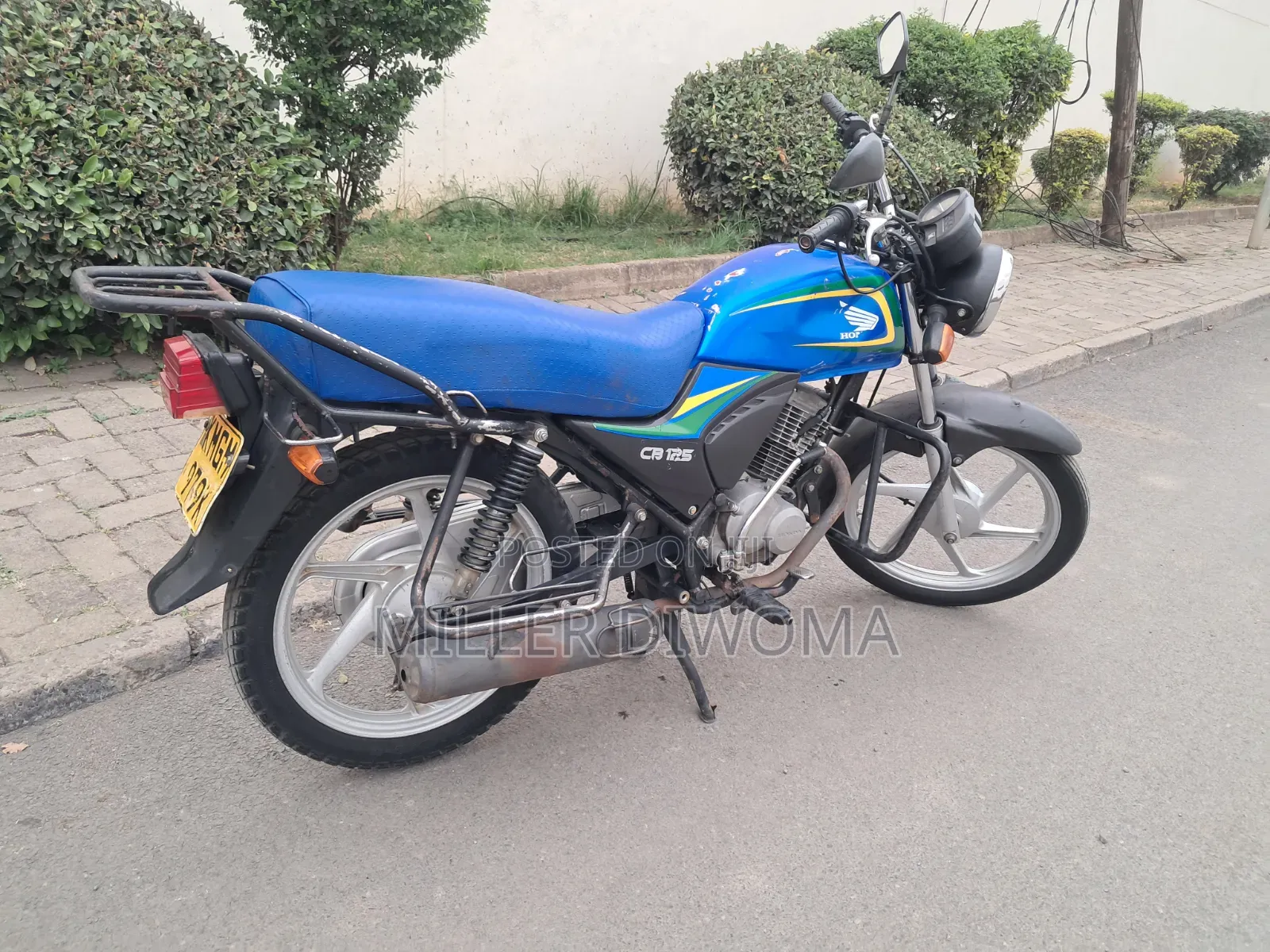 Honda CB 2025 Blue