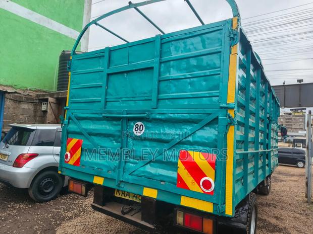 Isuzu Truck - thumbnail 2