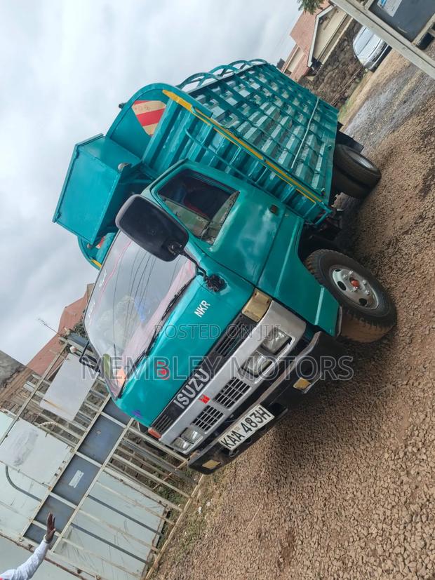 Isuzu Truck - thumbnail 6