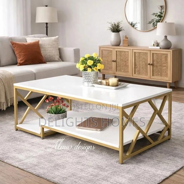 Zippy Elegant Coffee Table - main view