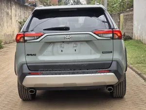 Toyota RAV4 2020 Green