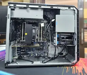 Desktop Computer HP Z4 G4 16GB Intel Xeon SSD 256GB