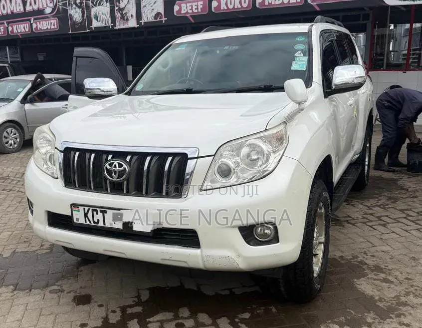 Toyota Land Cruiser Prado 2012 White