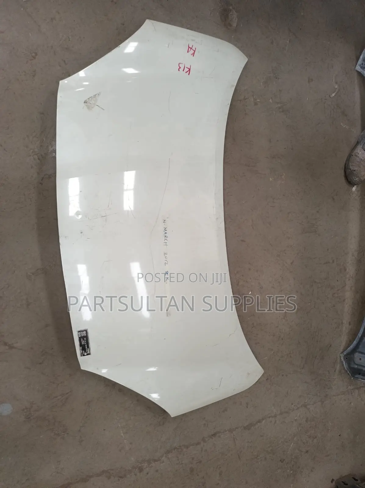 Bonnet Nissan March 2012