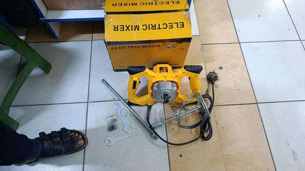 DeWalt Electric Paint Mixer/Quality DeWalt Paint Mixer