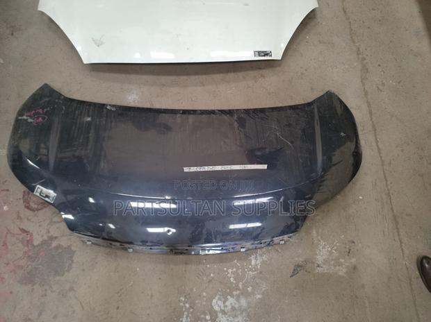 Bonnet Toyota Spade 2012