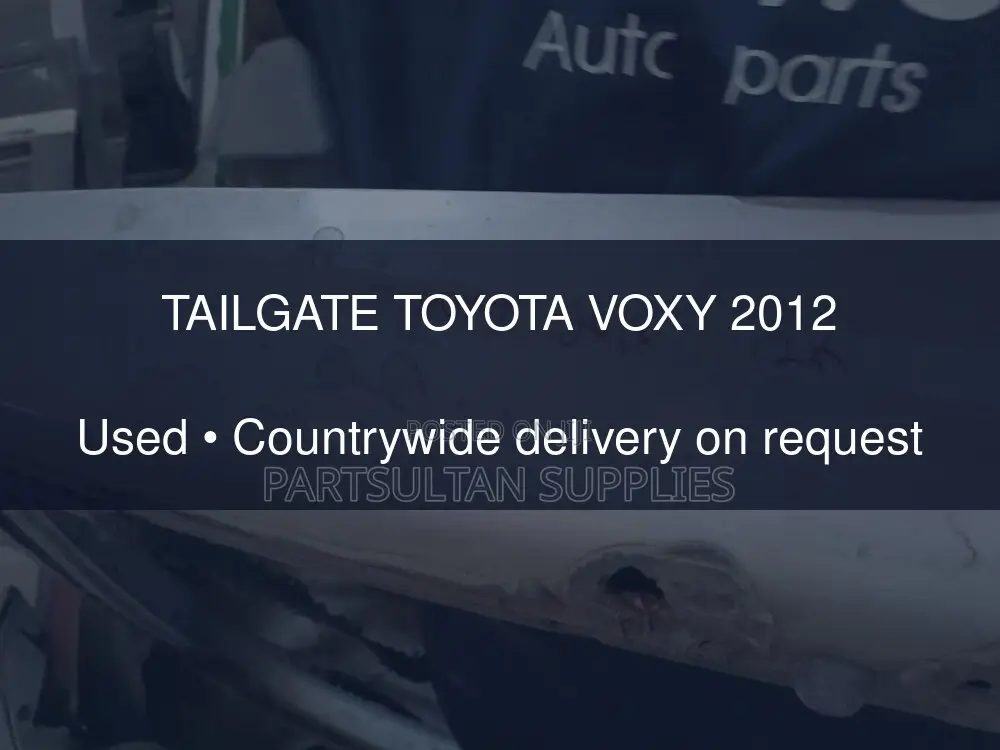 Tailgate Toyota Voxy 2012