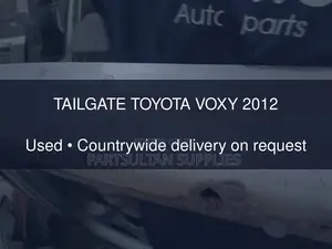 Tailgate Toyota Voxy 2012