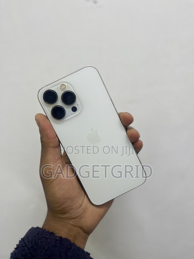 Apple iPhone 13 Pro 256 GB White - main view