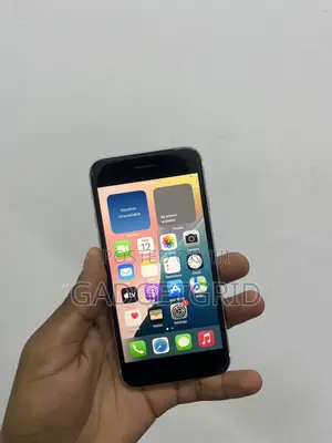 Apple iPhone SE (2022) 128 GB White