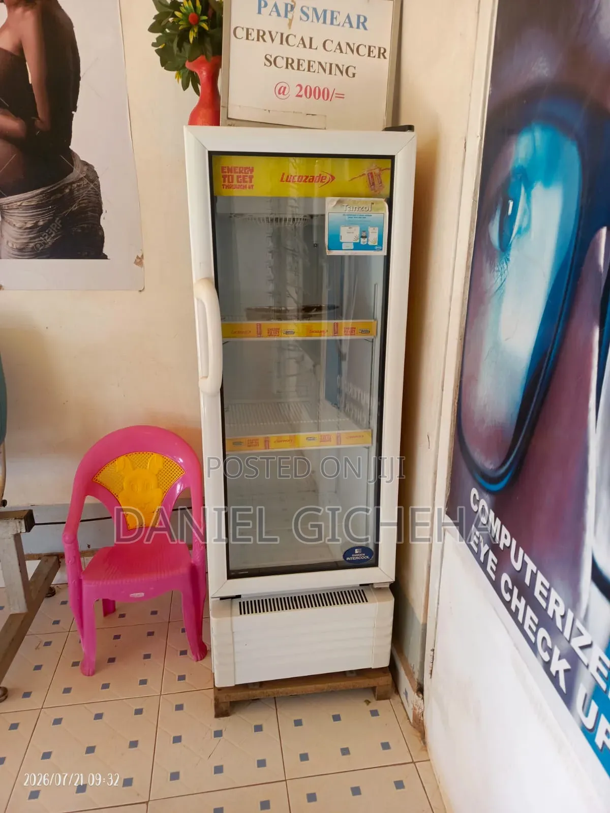 Fridge With Large Display Glass