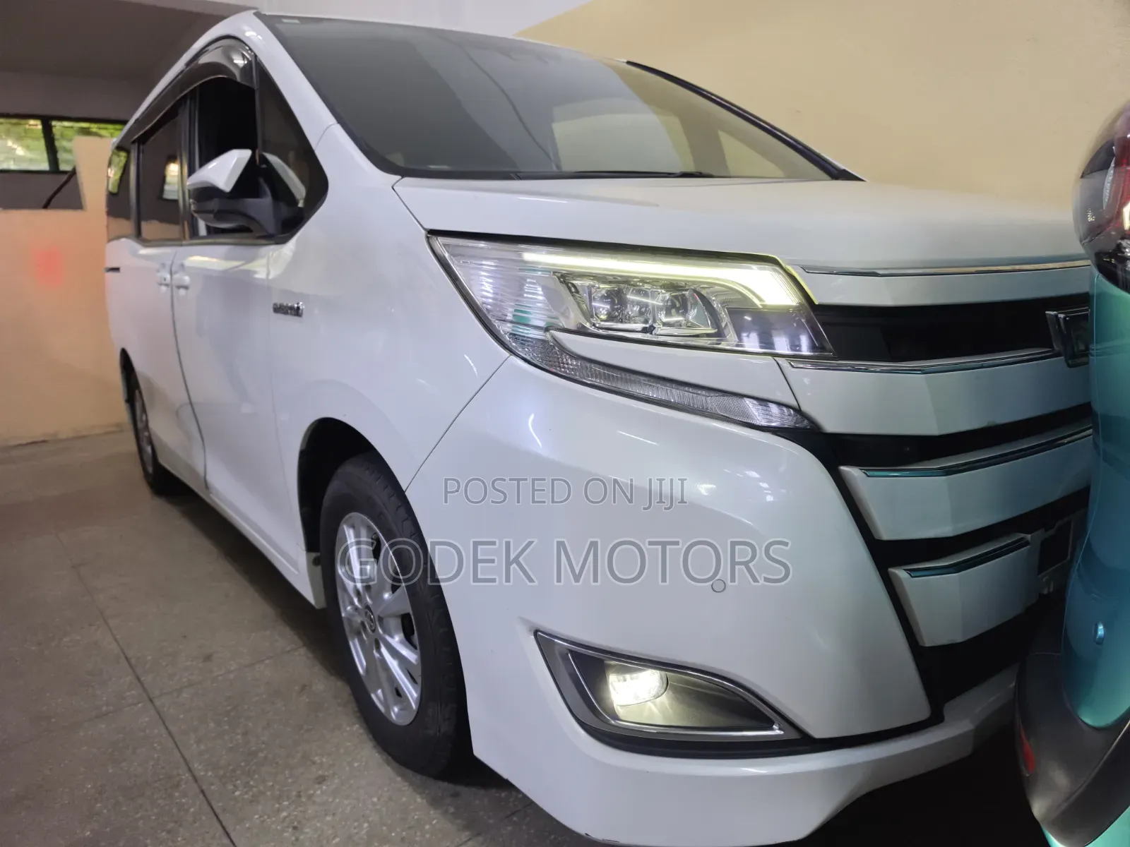 Toyota Noah 2019 White