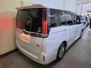 Toyota Noah 2019 White