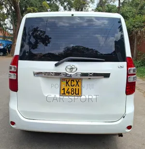 Toyota Noah 2012 White