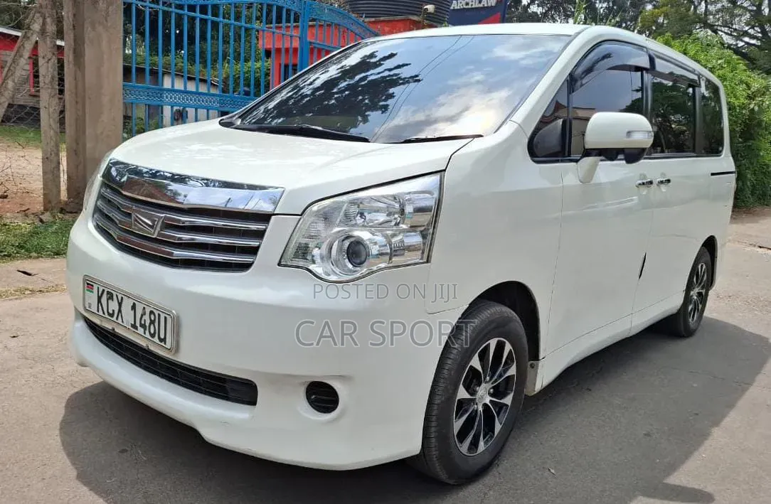 Toyota Noah 2012 White