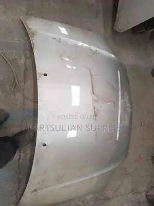 Bonnet Toyota Nze 2002