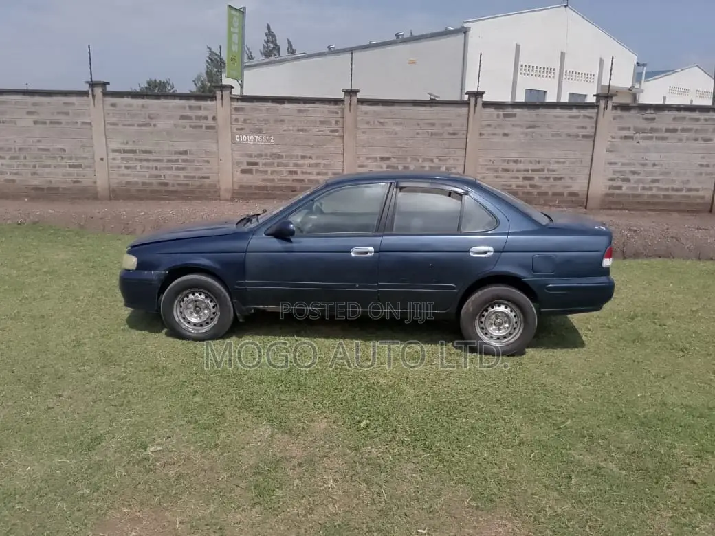 Nissan Sunny 2001 Blue