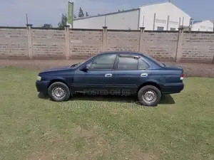 Nissan Sunny 2001 Blue