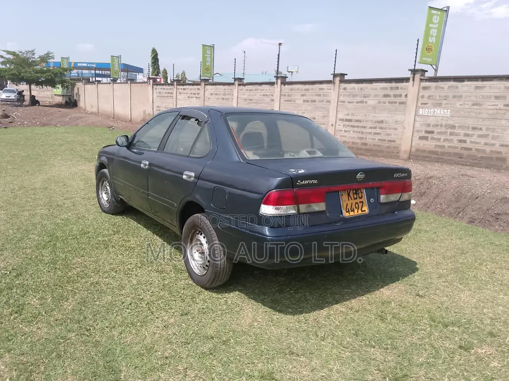 Nissan Sunny 2001 Blue
