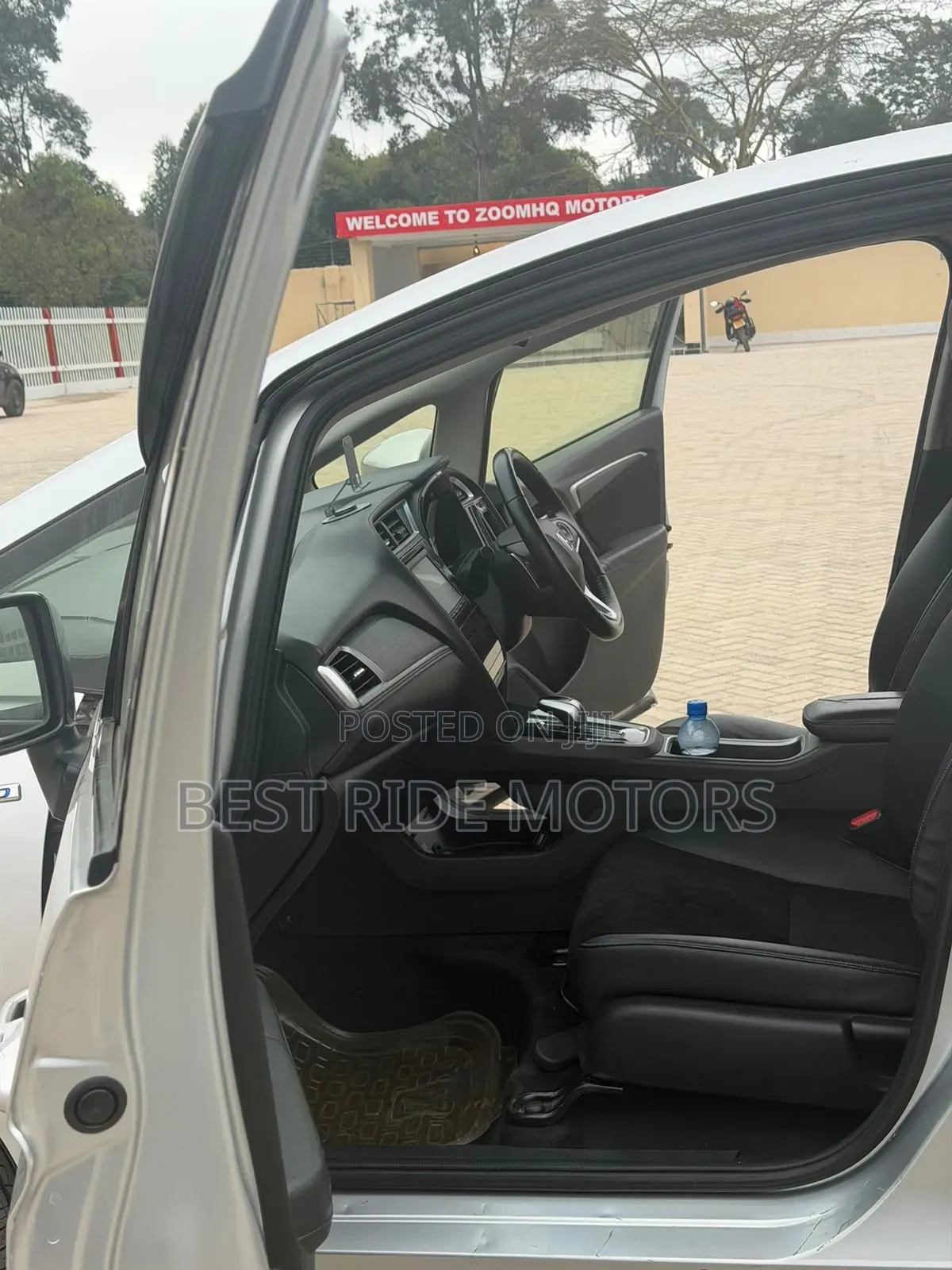 Honda Fit Shuttle 1.5 Hybrid 2WD 2016 Silver