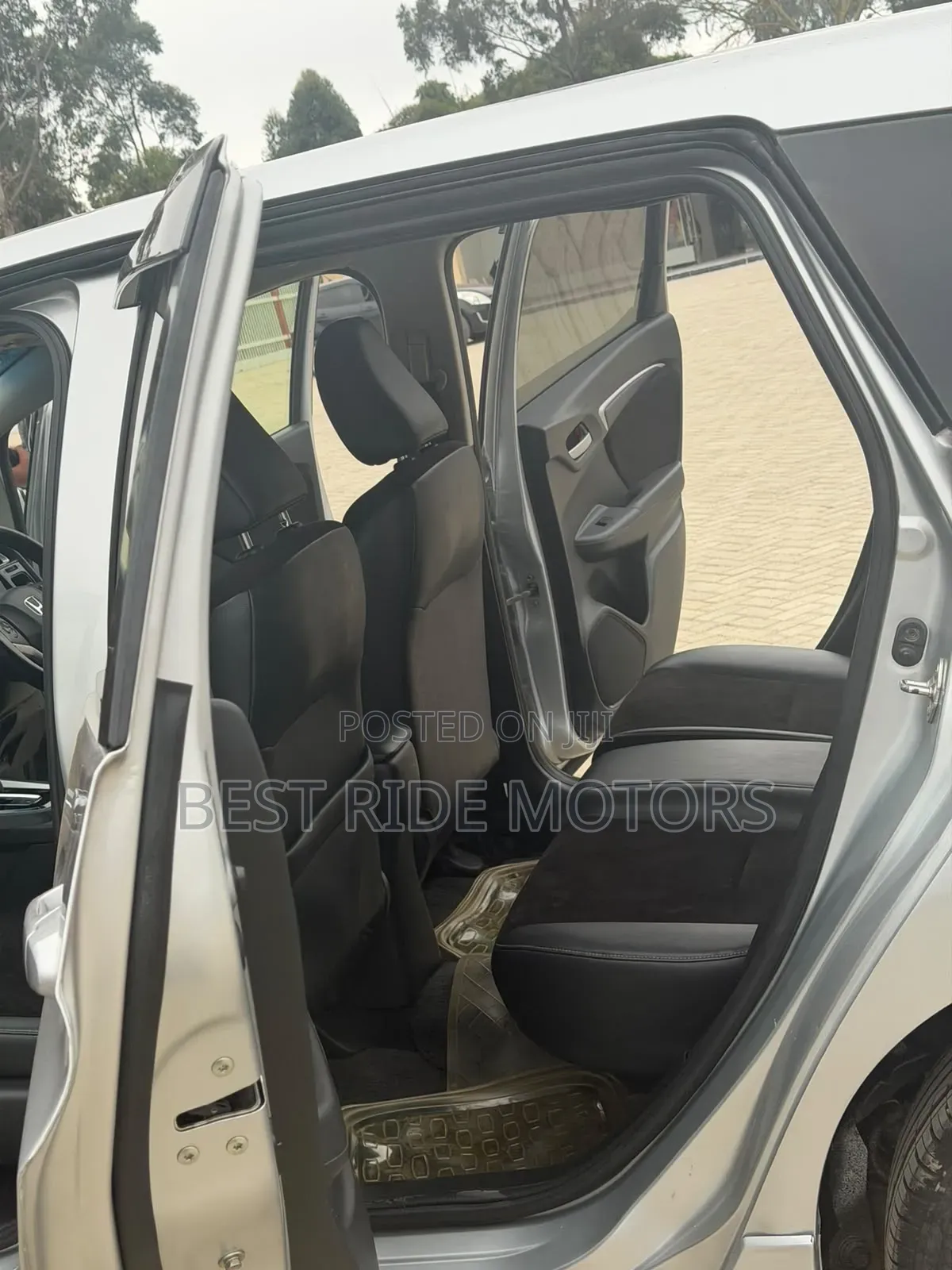 Honda Fit Shuttle 1.5 Hybrid 2WD 2016 Silver