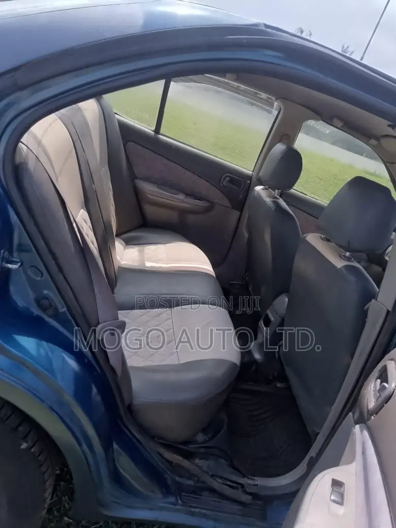 Nissan Sunny 2001 Blue
