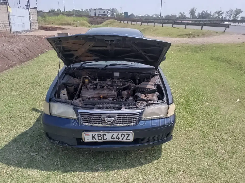Nissan Sunny 2001 Blue