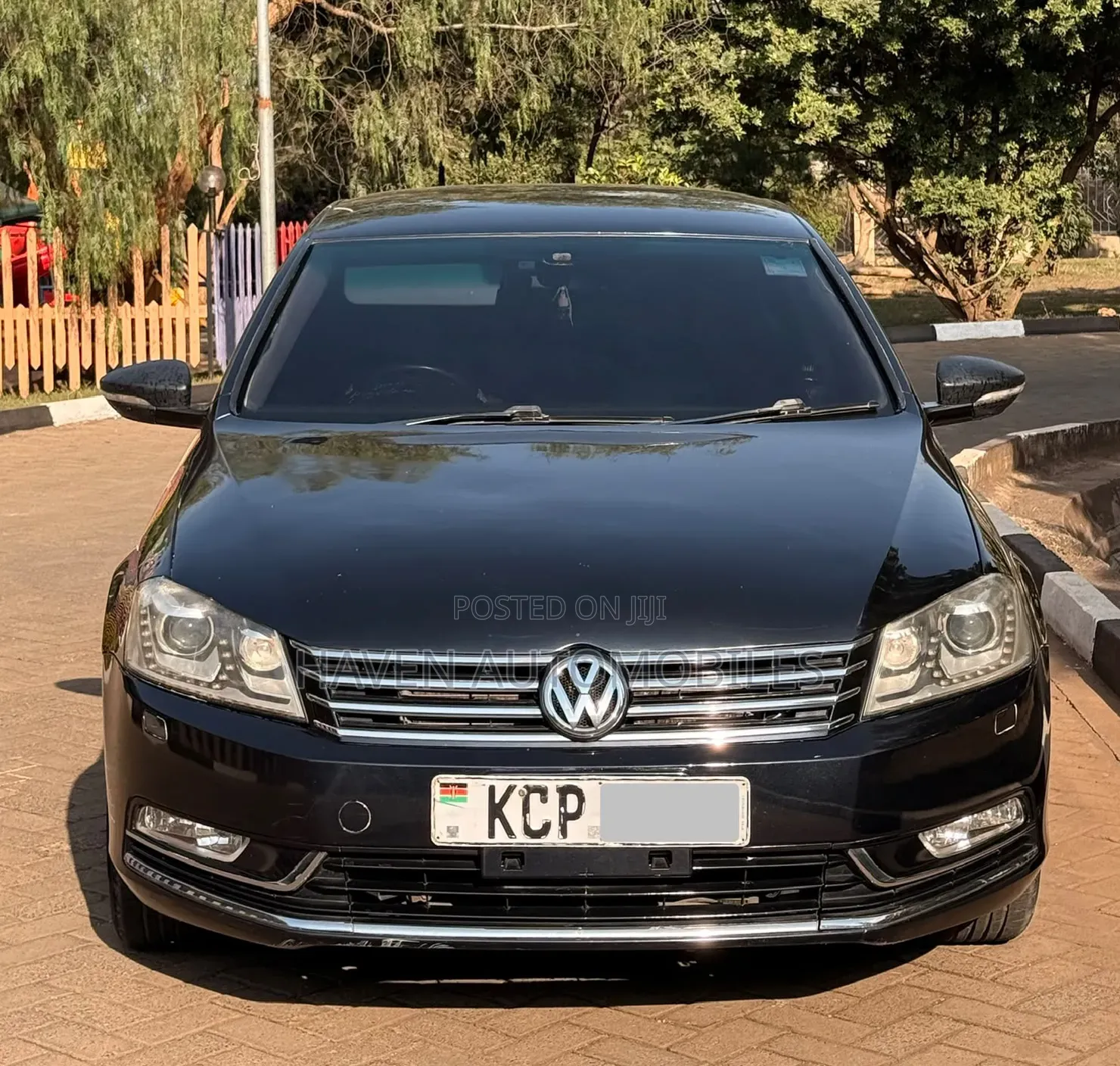 Volkswagen Passat 2011 Black